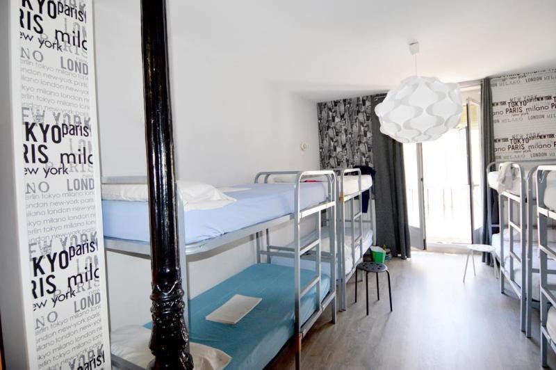 Los Amigos Hostel Madrid Eksteriør bilde